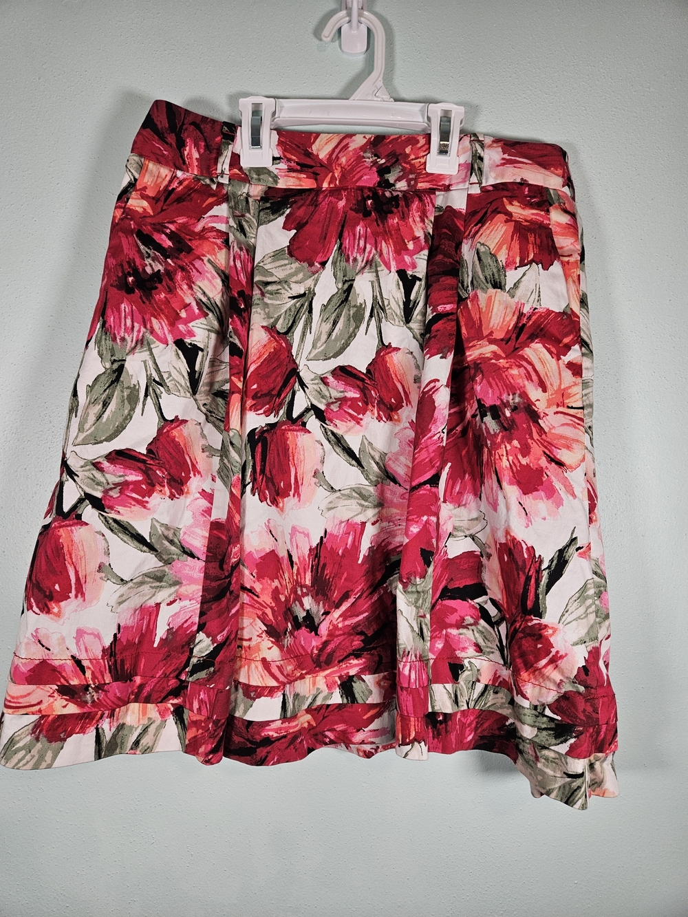 White House Black Market Pink and Red Floral Circle Skirt
